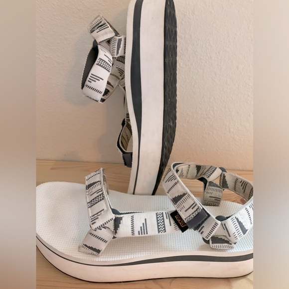 TEVA Flatform universal Sandal - Picture 2 of 4